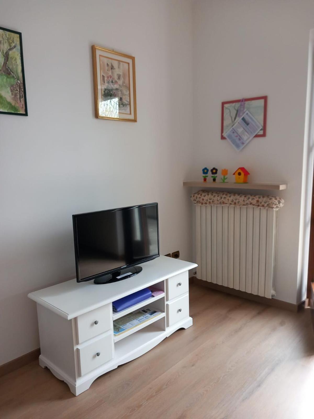 Casa Antony Appartement Torri Del Benaco Buitenkant foto